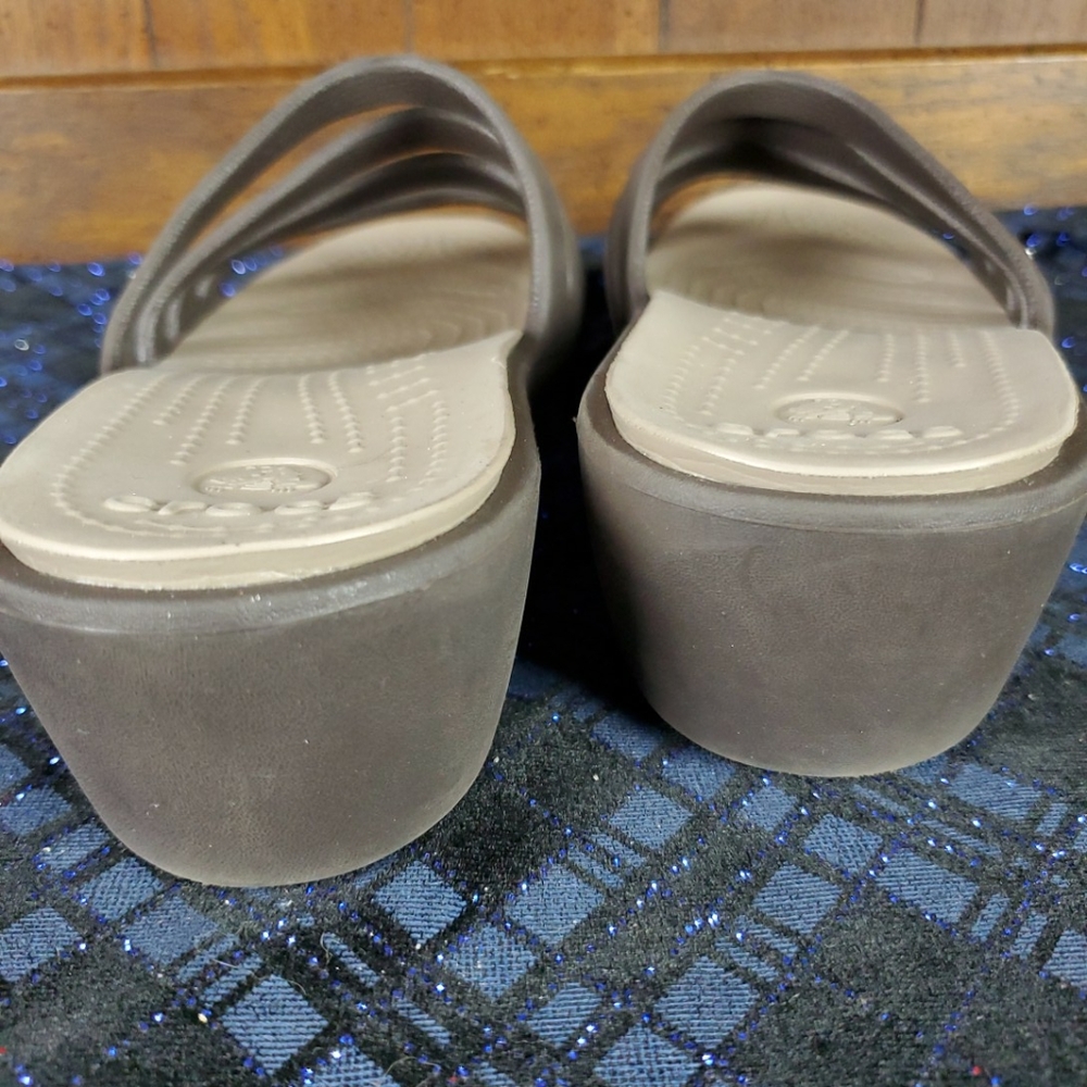 Crocs wedges sandals Grey beige Sz W9 - Picture 6 of 7